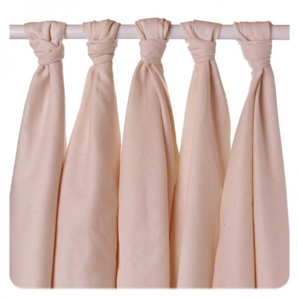 Beige Mullwindeln geknotet auf einem Stock